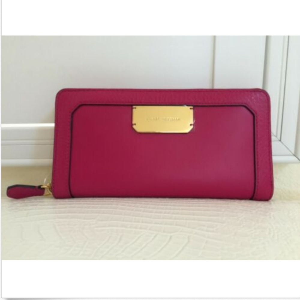 STUART WEITZMAN Continental Wallet